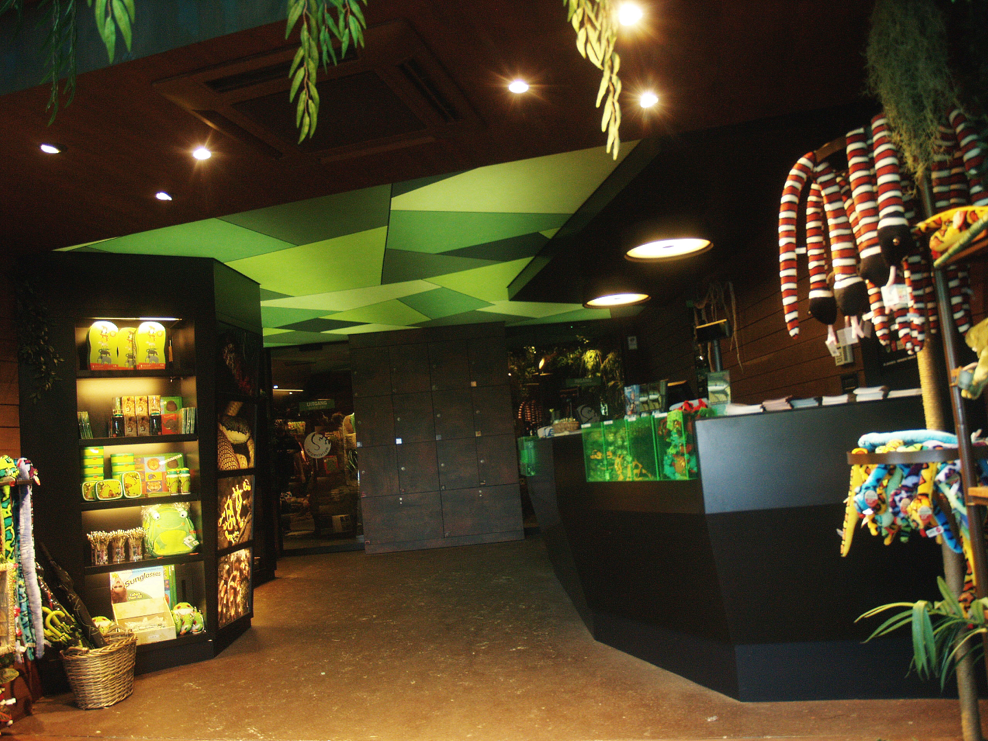 Gift shop area, 2014-02-16