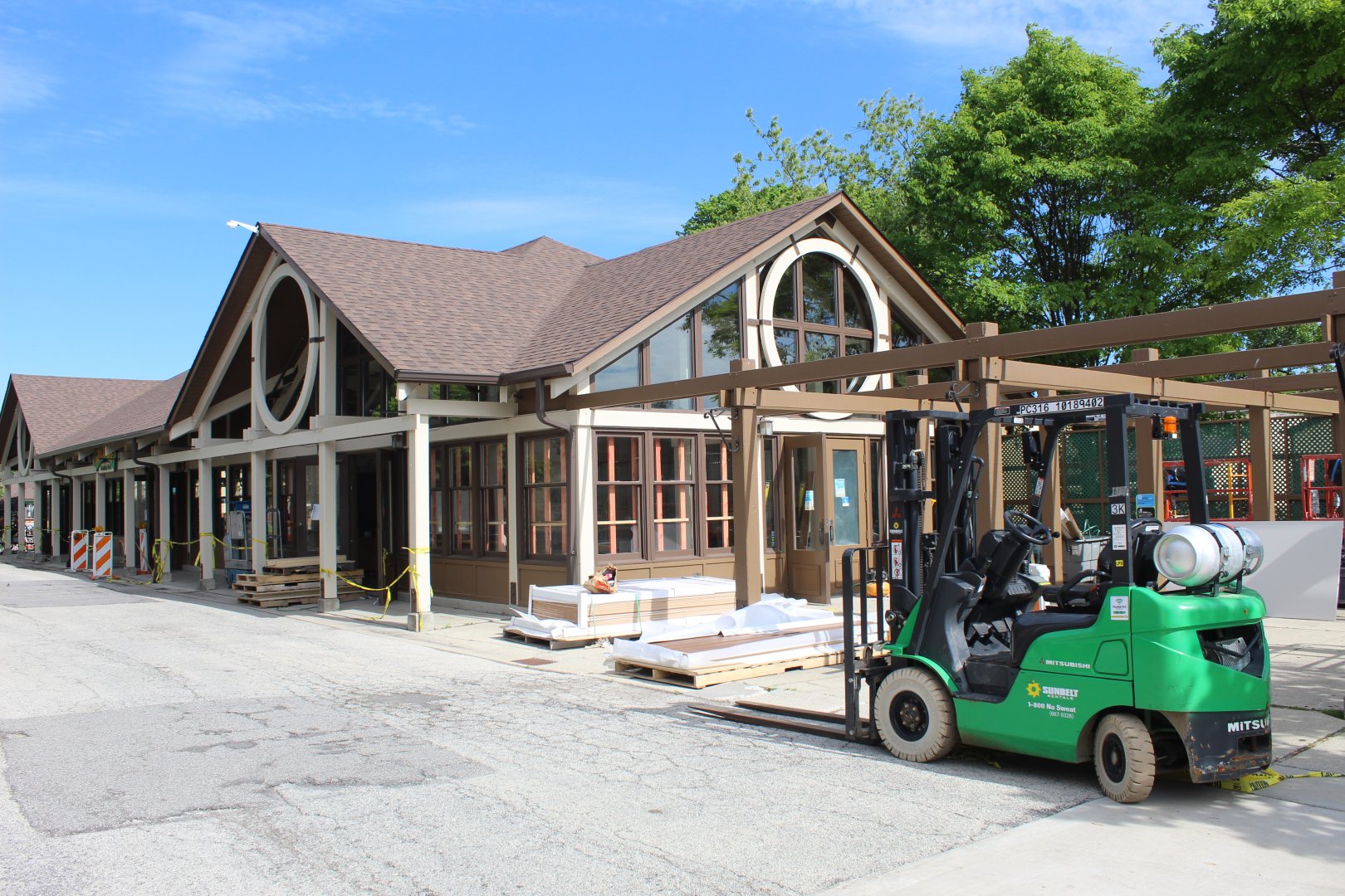 Gift Shop Construction