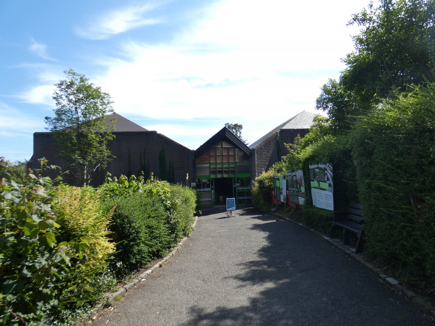 Giraffe and Elephant House entrance