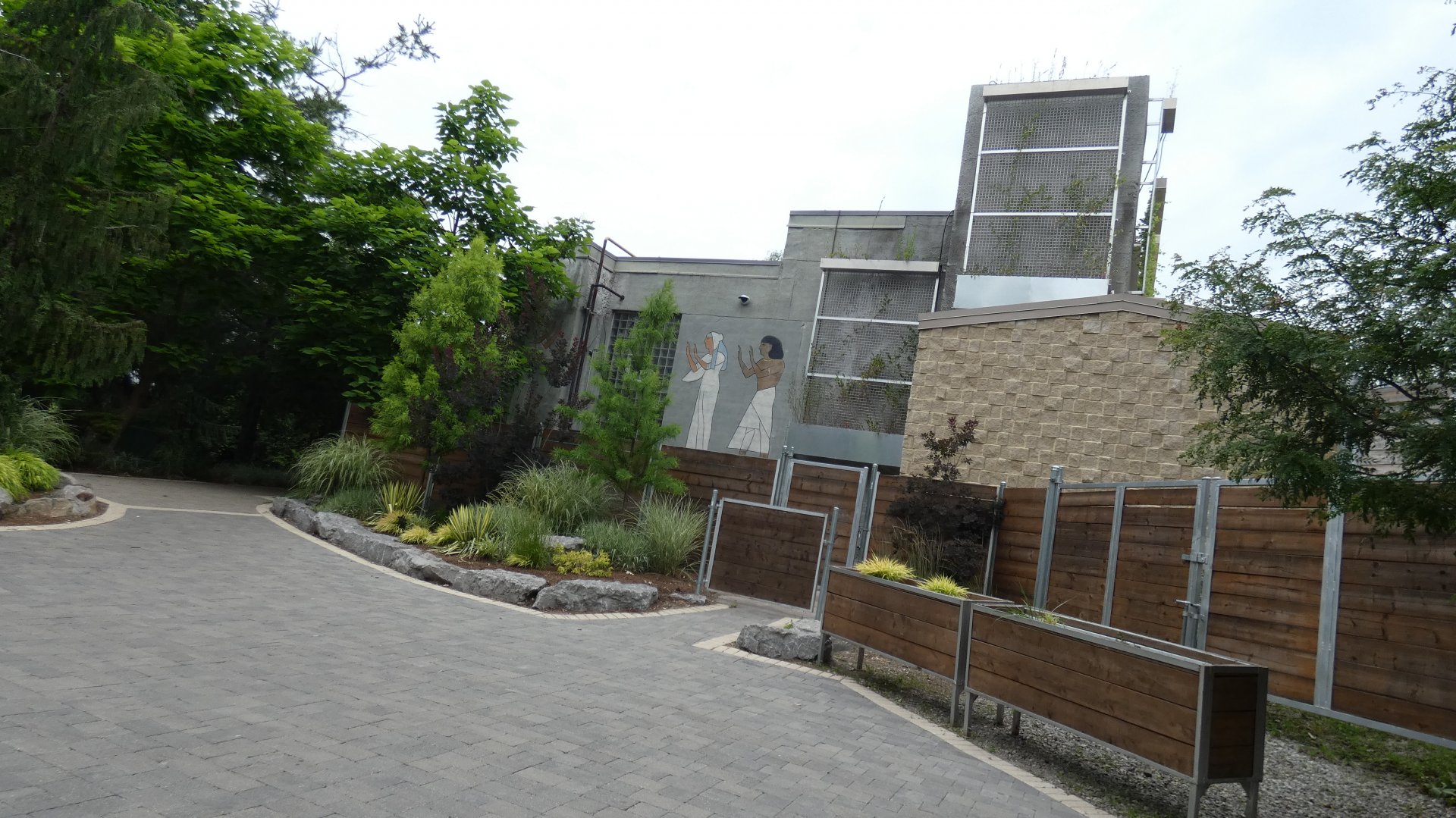 Giraffe Building, African Grasslands - July 2022