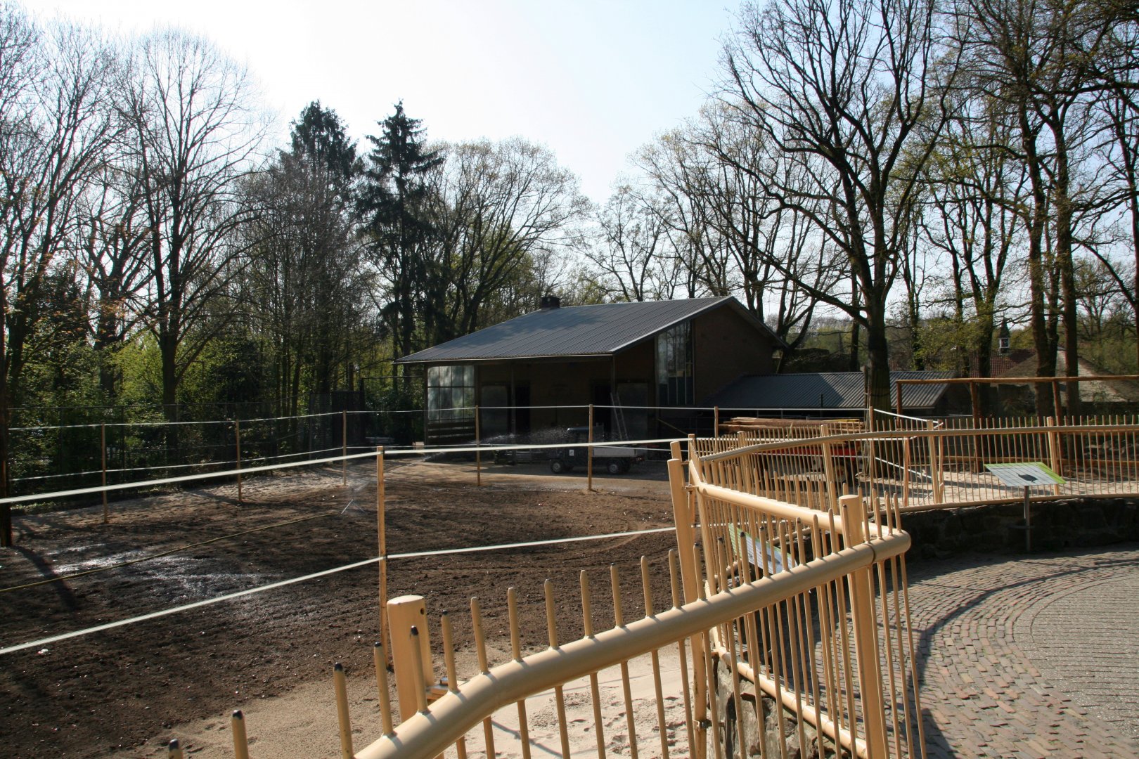 Giraffe enclosure make over