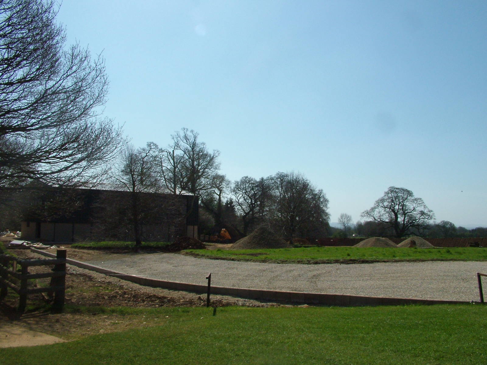 Giraffe exhibit construction at Cotswold WP 17/04/10