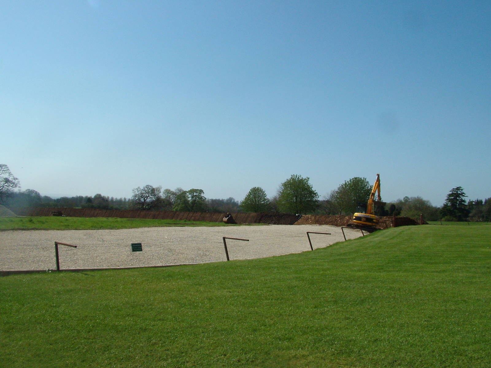 Giraffe exhibit construction at Cotswold WP 17/04/10