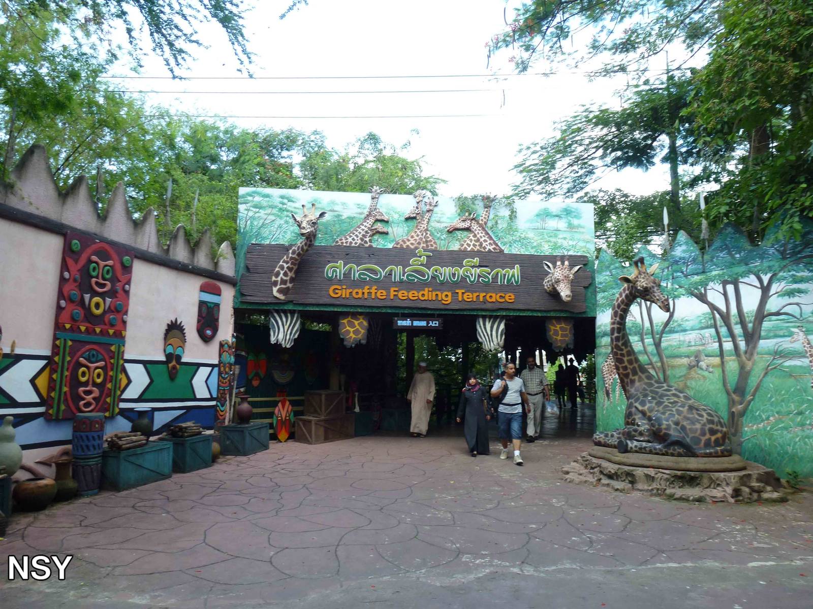 Giraffe feeding platform, June 2013.