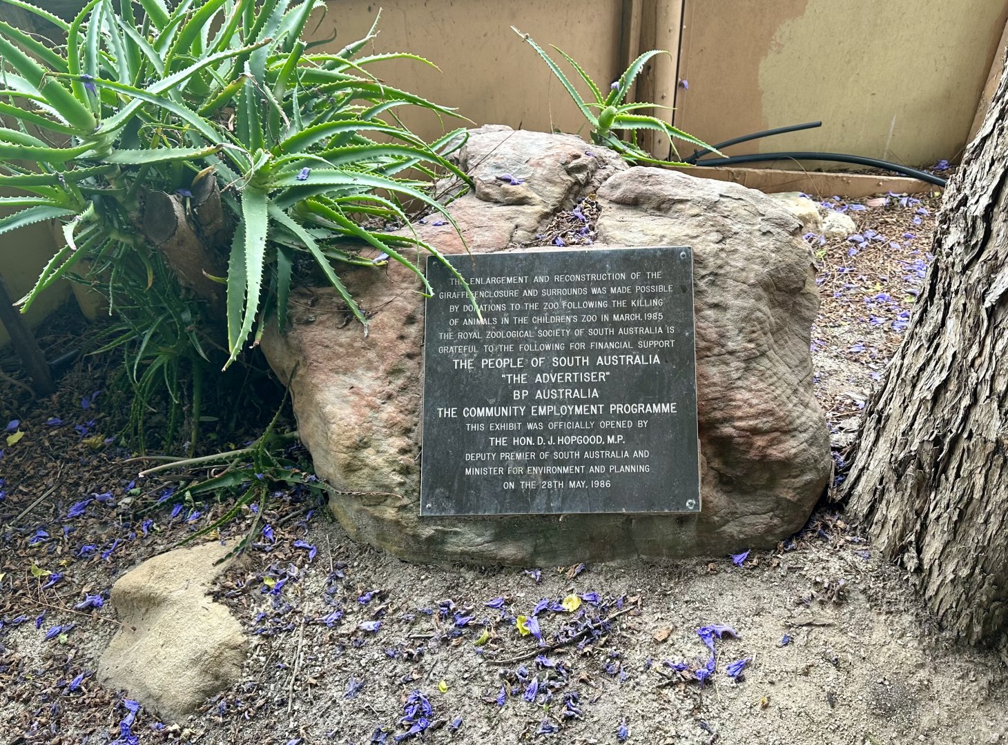 Giraffe Habitat Expansion Plaque (1986)