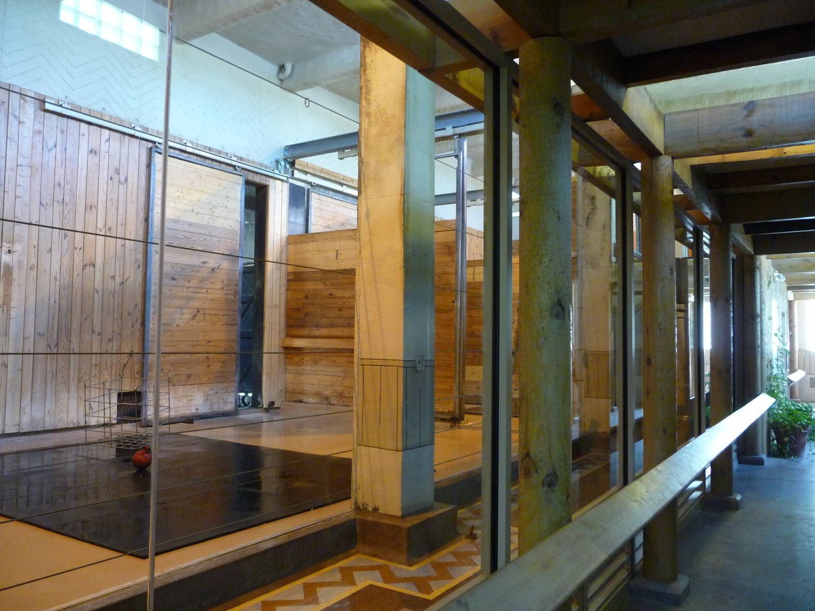 Giraffe House - Detroit Zoo