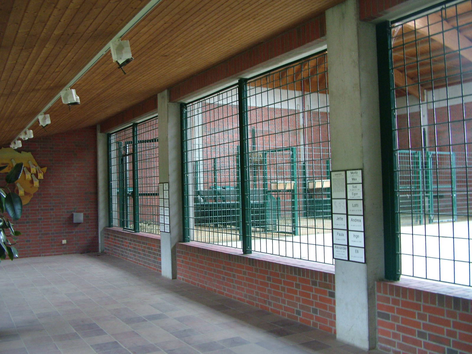 Giraffe House Interior at Tierpark Berlin, 30/08/11
