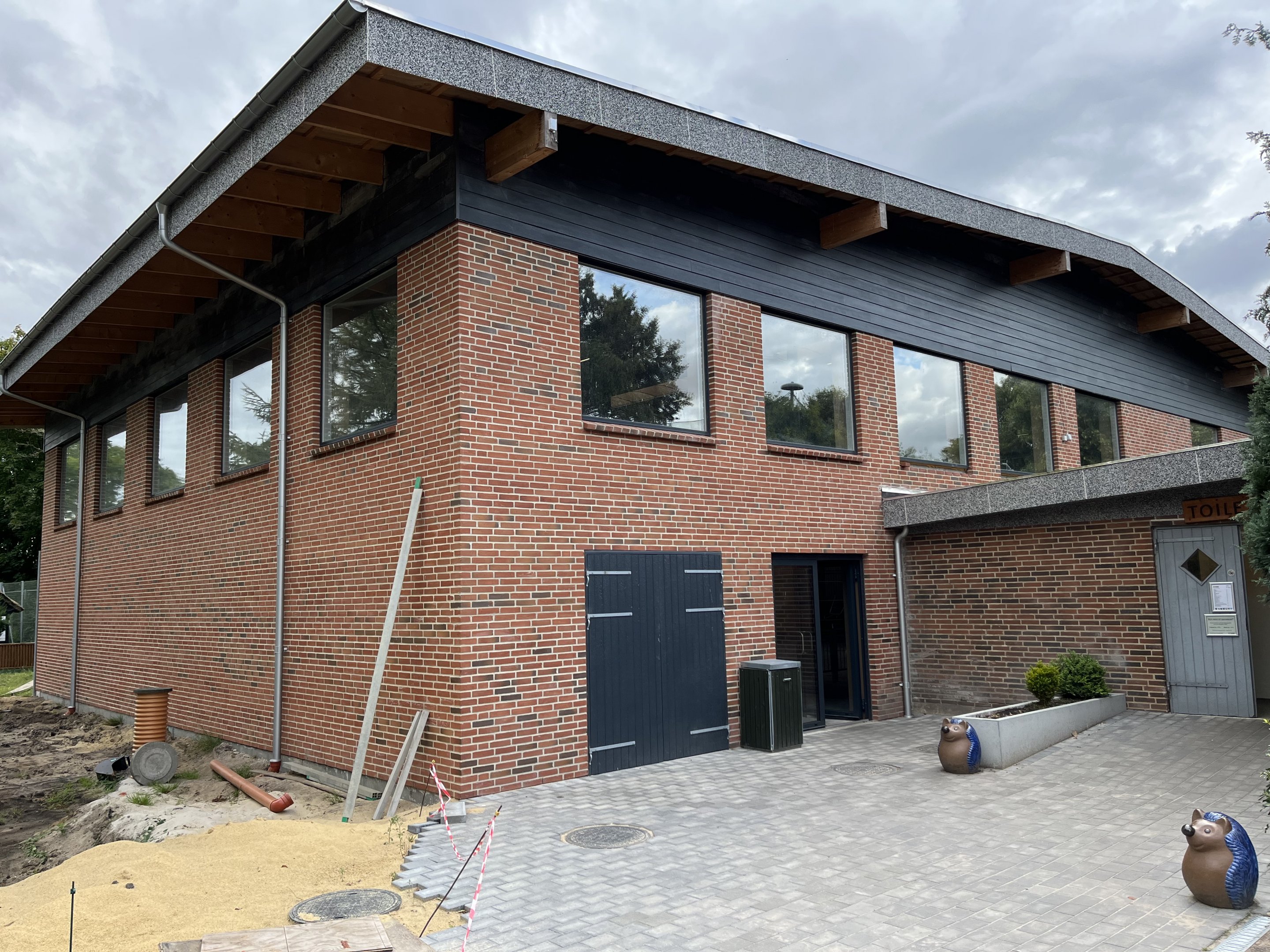 Giraffe House - New in 2022