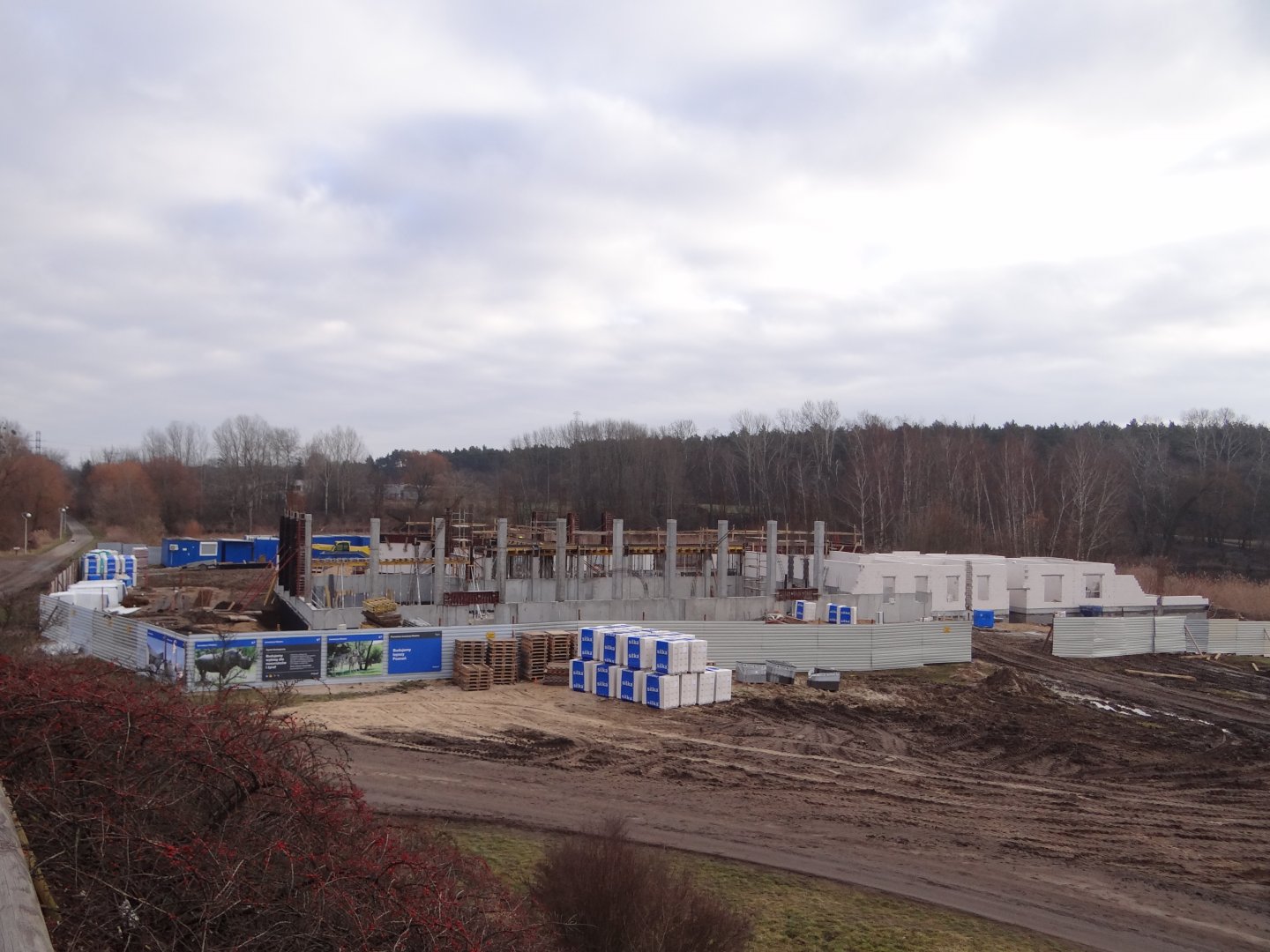 Giraffe/rhino house under construction