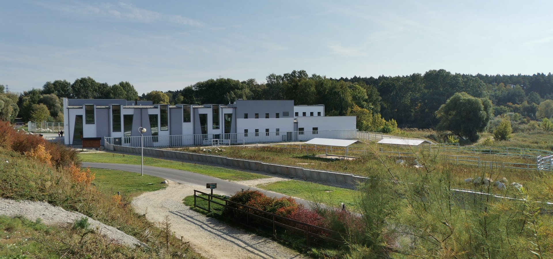 Giraffe /Rhino house