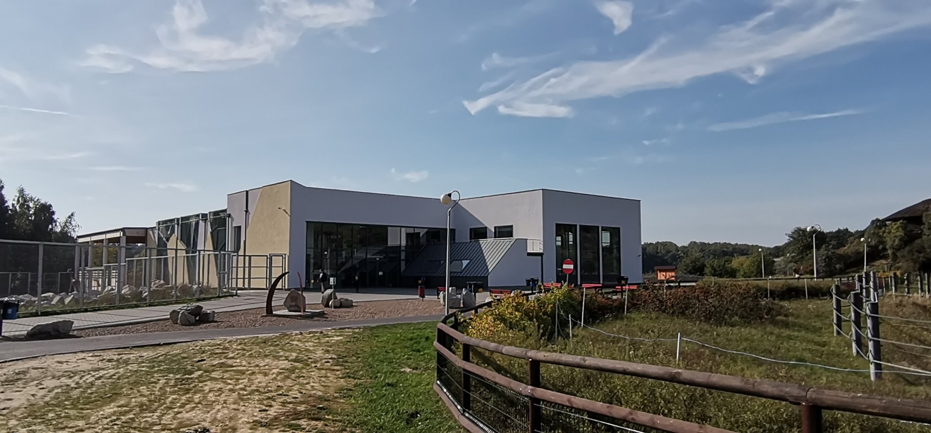 Giraffe /Rhino house