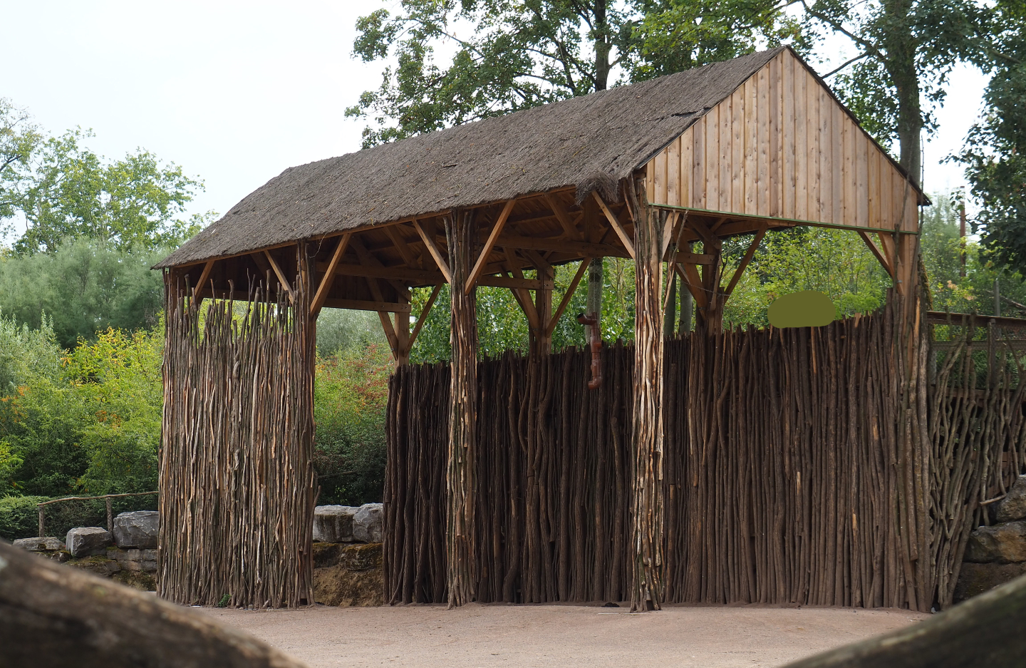 Giraffe shelter, 2020-09-02