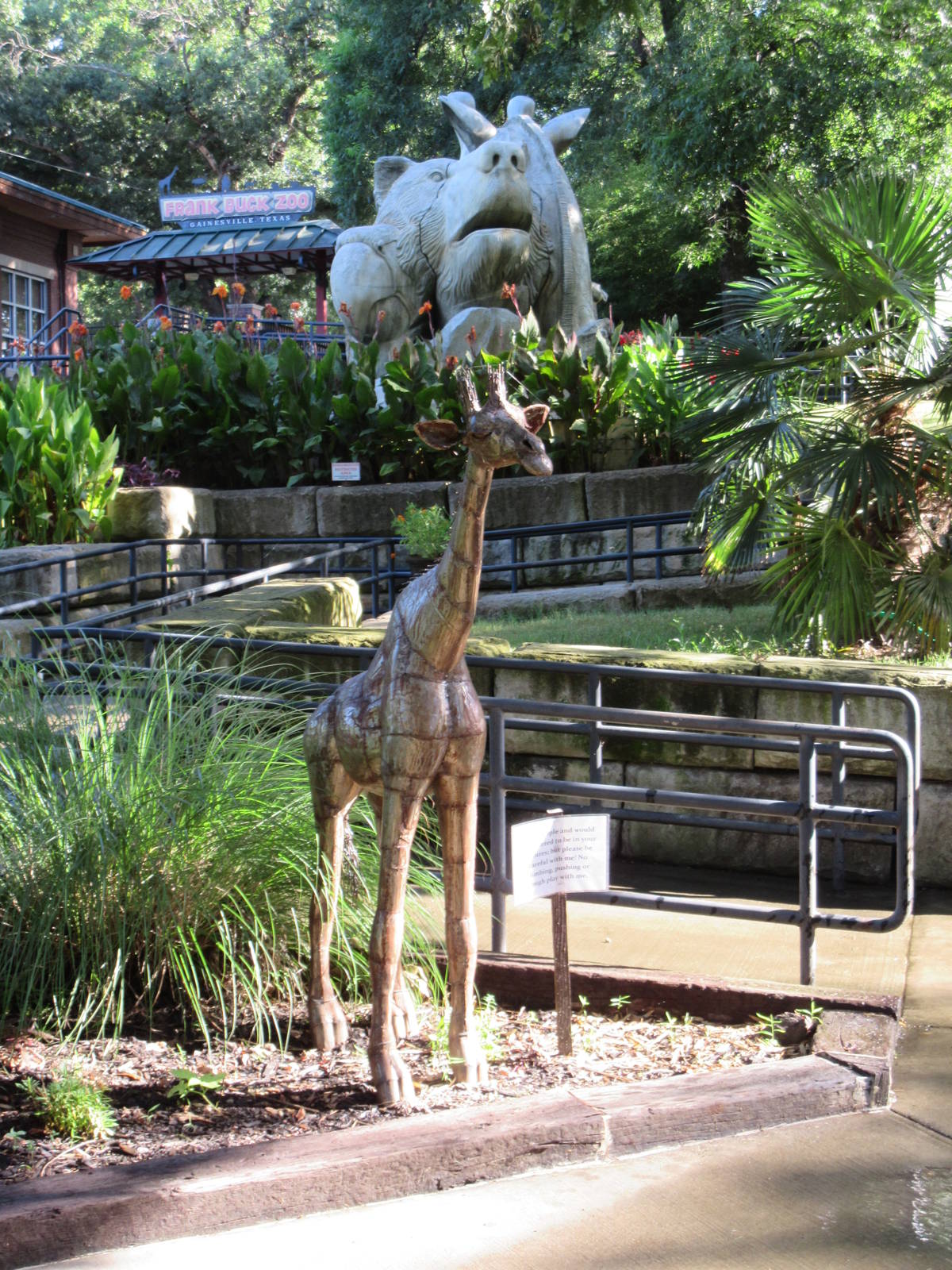 Giraffe Statue