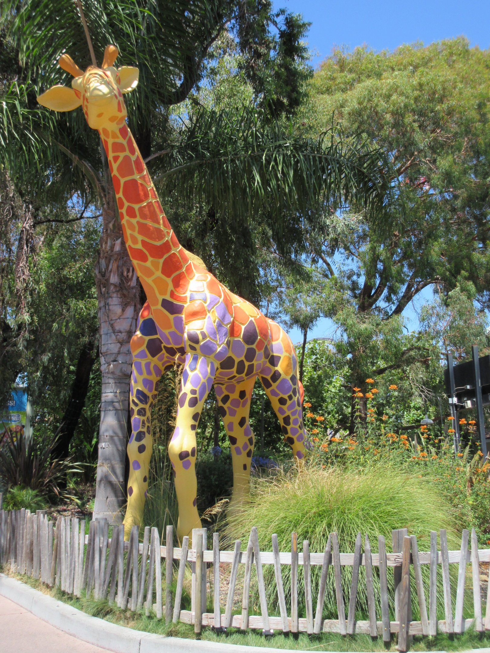 Giraffe Statue