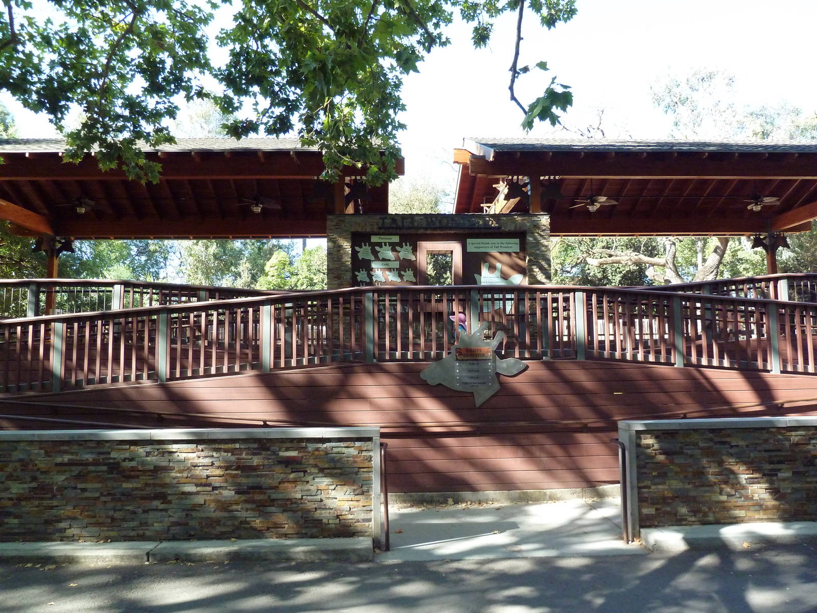 Giraffe Viewing Platform