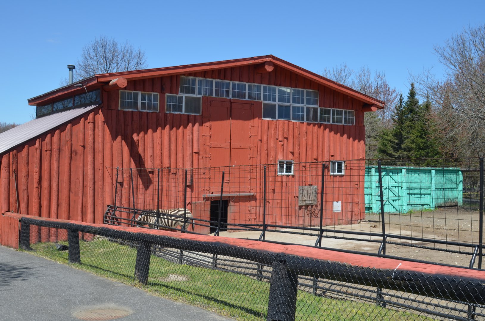 Giraffe / Zebra Barn