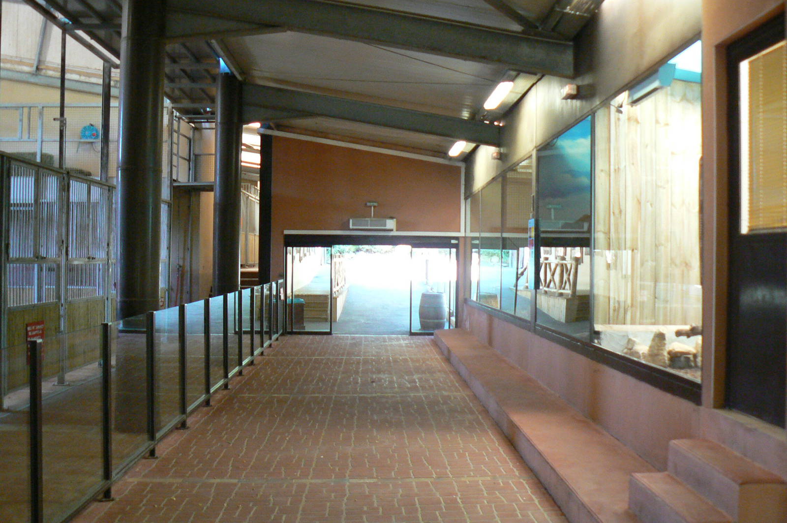 Giraffes house - passage