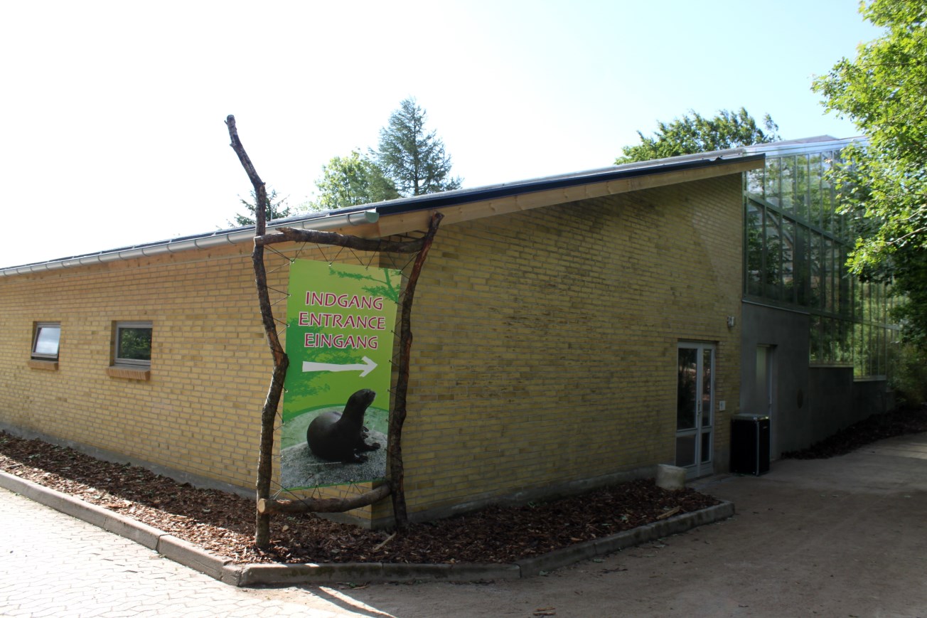 Givskud Zoo - Giant Otter Tropical House