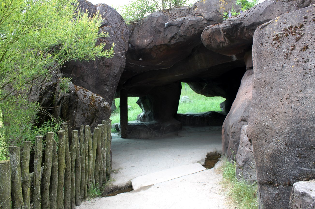 Givskud Zoo - Gorilla Exhibit (Cave)
