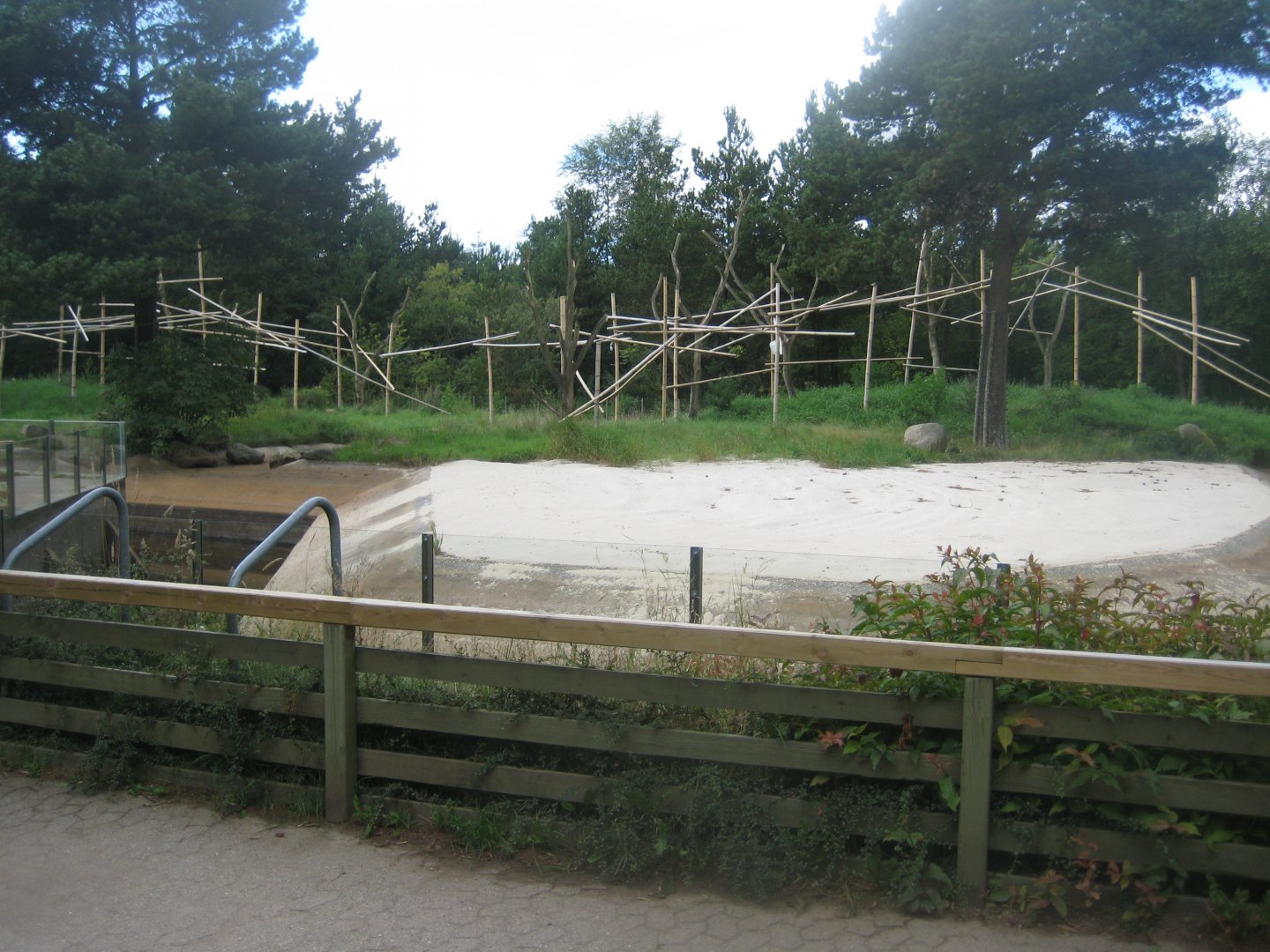 Givskud Zoo - Macaque outdoor exhibit
