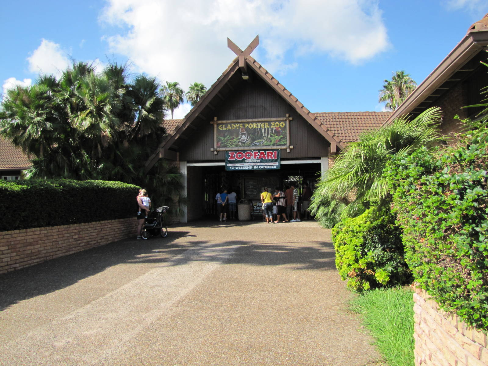 Gladys Porter Zoo 2010 - Main entrance