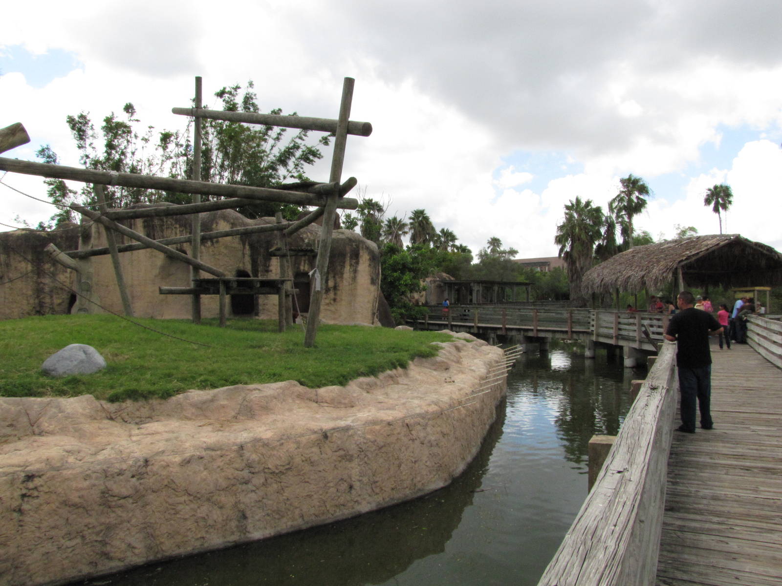 Gladys Porter Zoo 2010 - Right side of the Orangutan exhibit