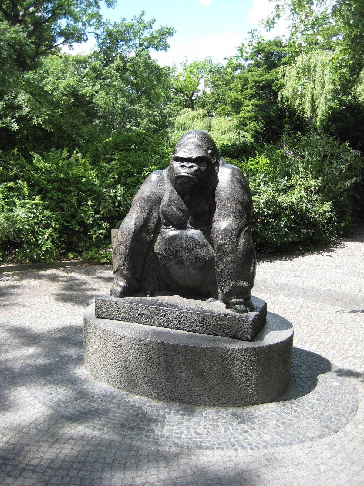 Gorilla Bobby Statue