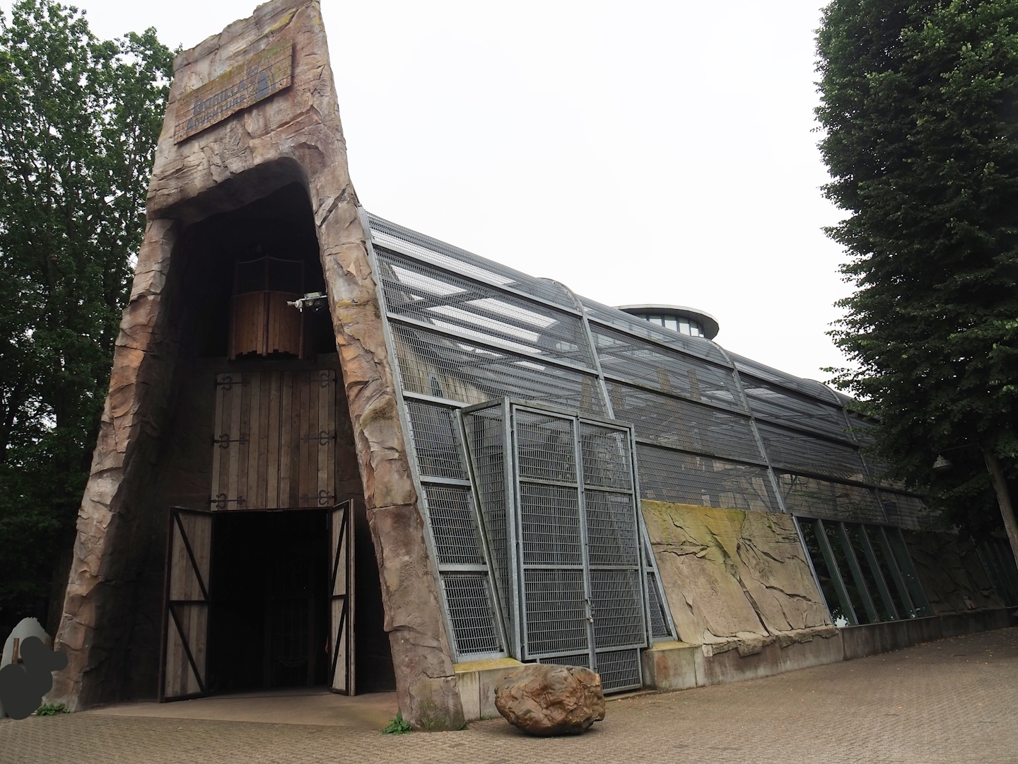 Gorilla building, 2023-08-17