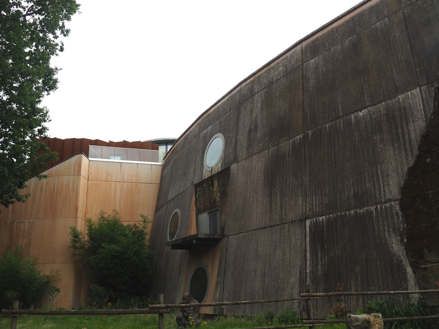 Gorilla building, 2023-08-17