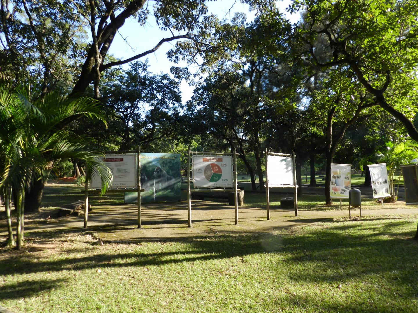 Gorilla exhibit educational square and memorial - Belo Horizonte zoo