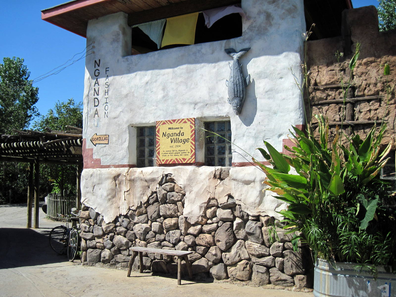 Gorilla Forest-Nganda Island