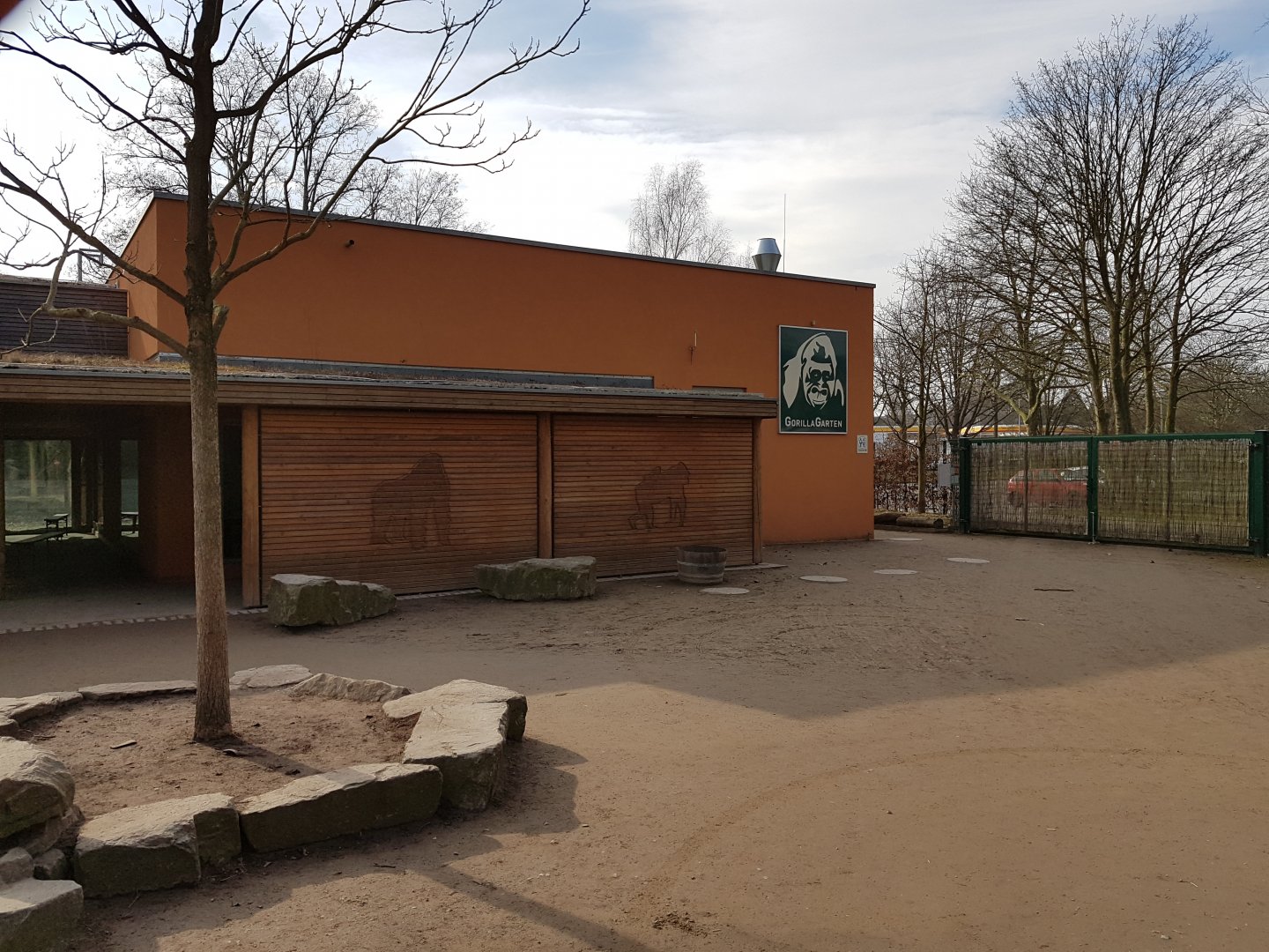 Gorilla garden enclosure indoor accommodation