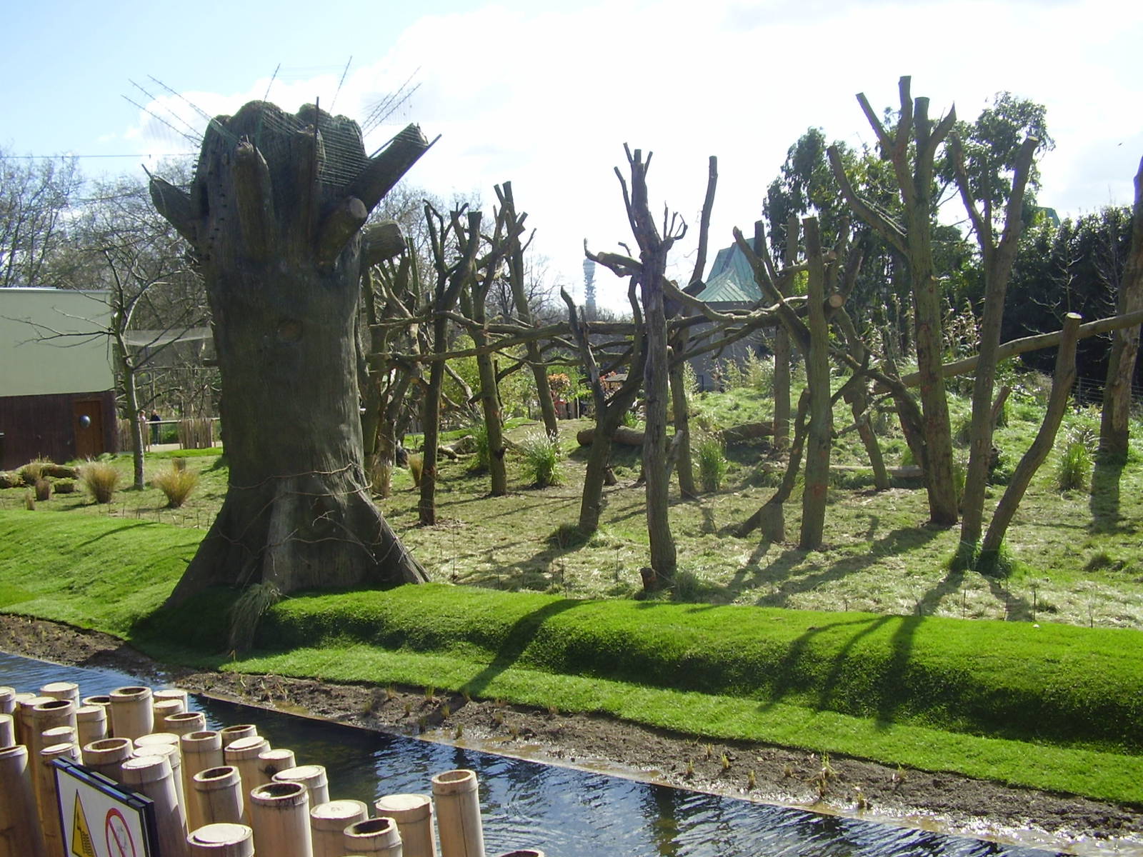 Gorilla Kingdom outdoor habitat - March 2008