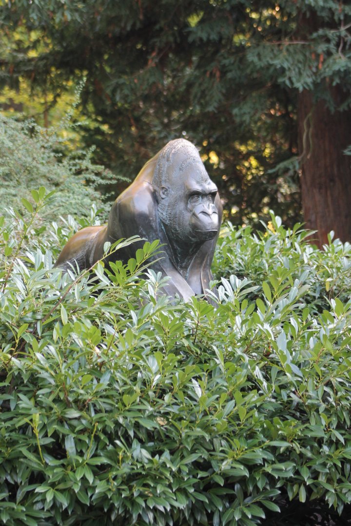 Gorilla Statue