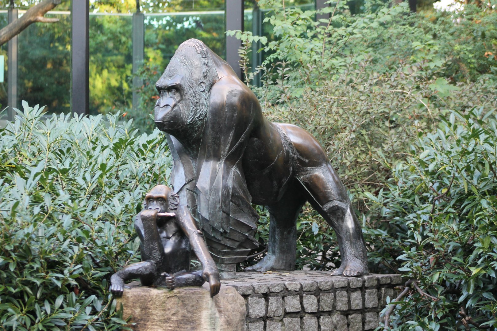 Gorilla-statue