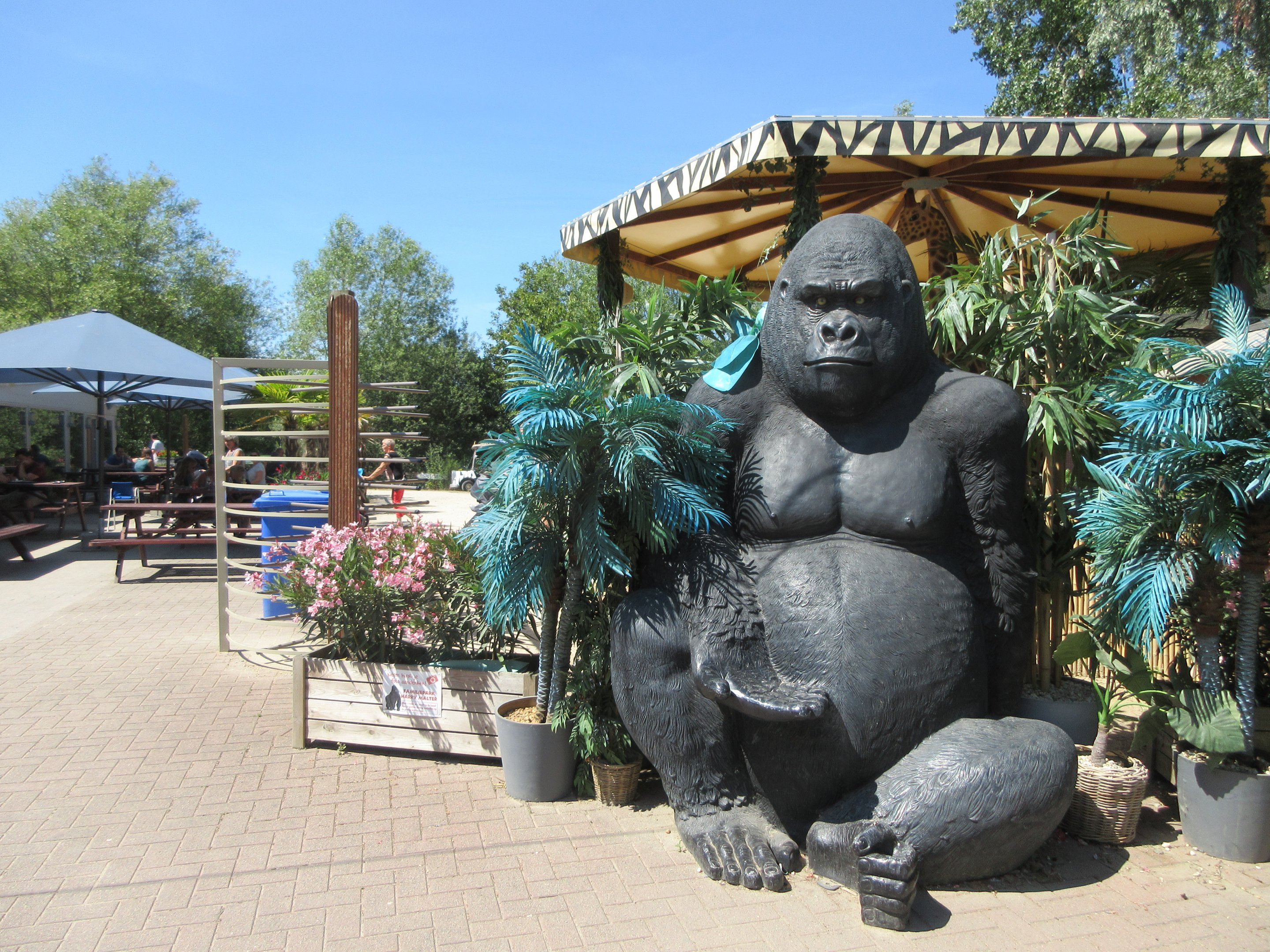 Gorilla Statue