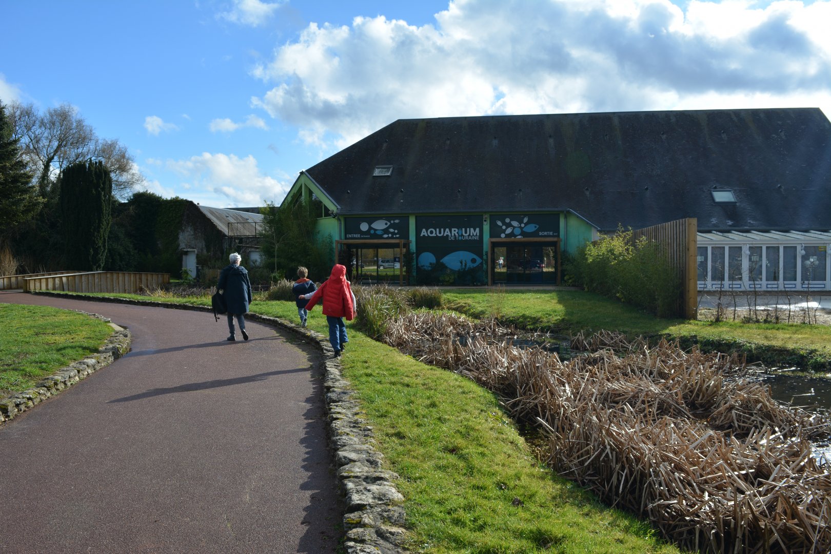 Grand Aquarium de Tourainne - The building