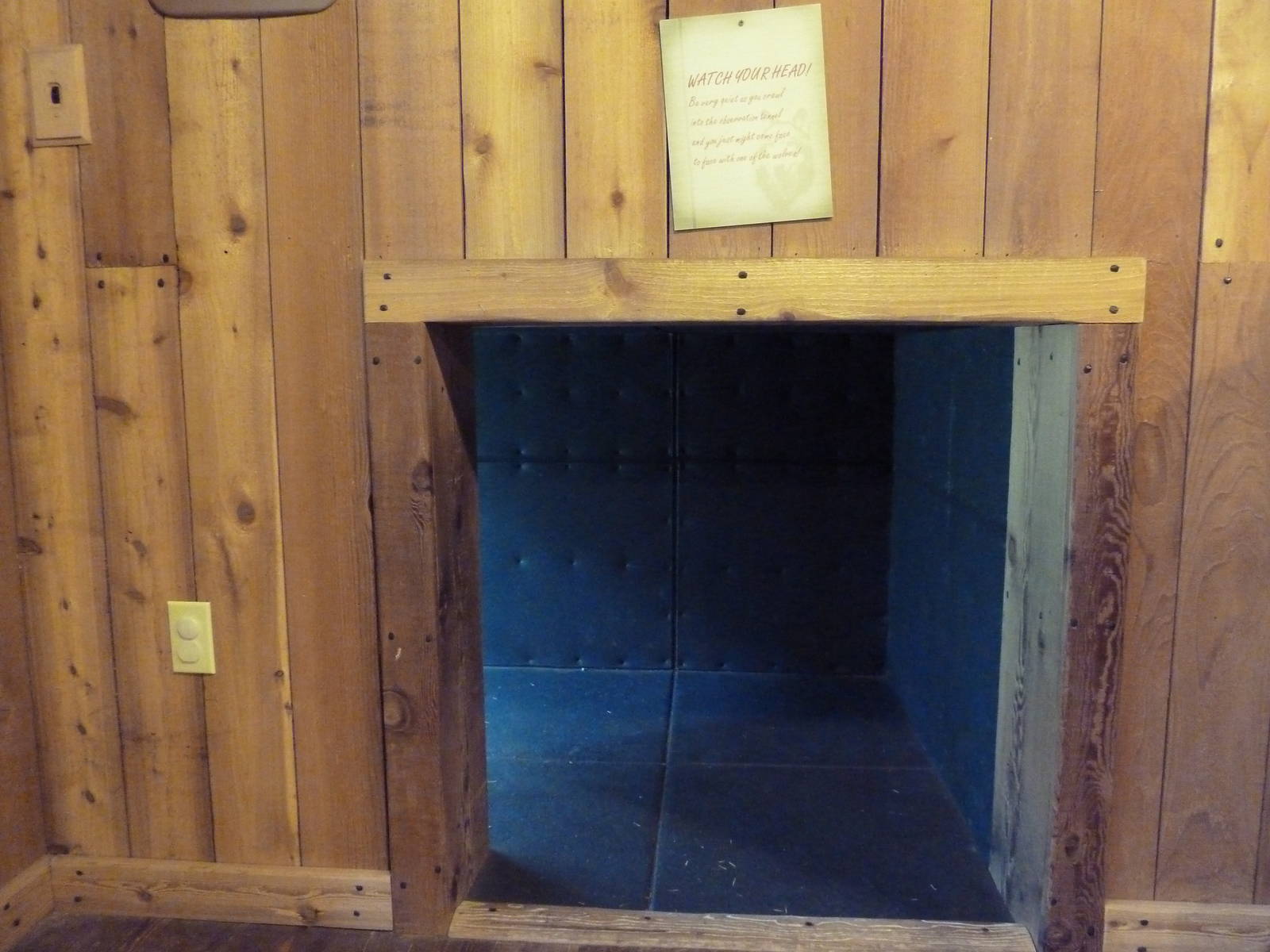 Gray Wolf Exhibit - Viewing Tunnel