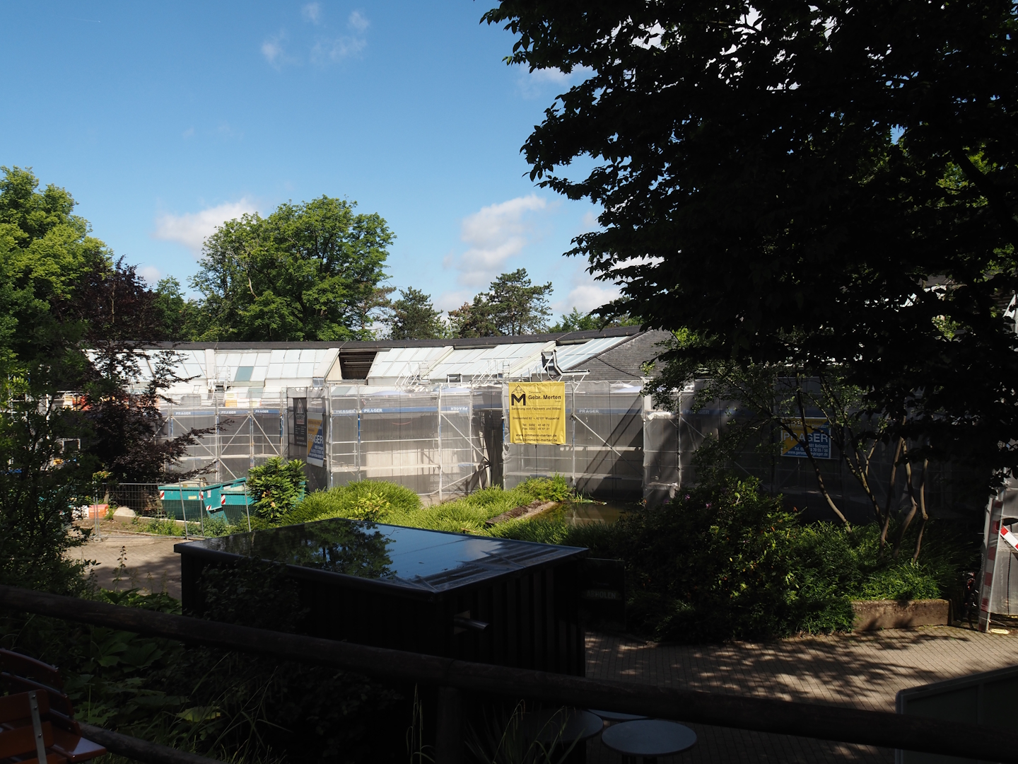 Great ape house roof renovations, 2025-05-30