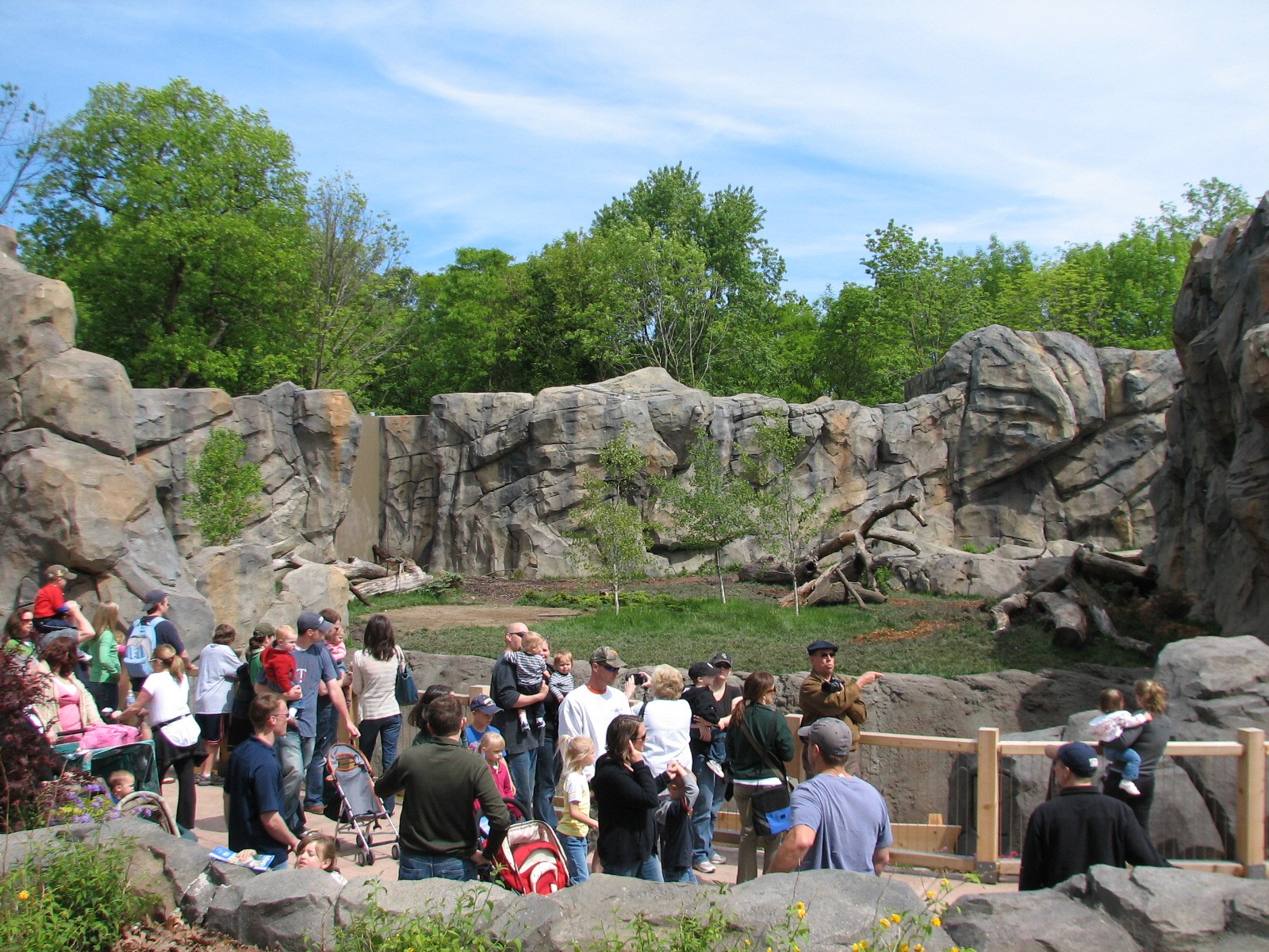 Great Bear Wilderness - Grizzly Bear Exhibit - Second Outdoor Viewing Area