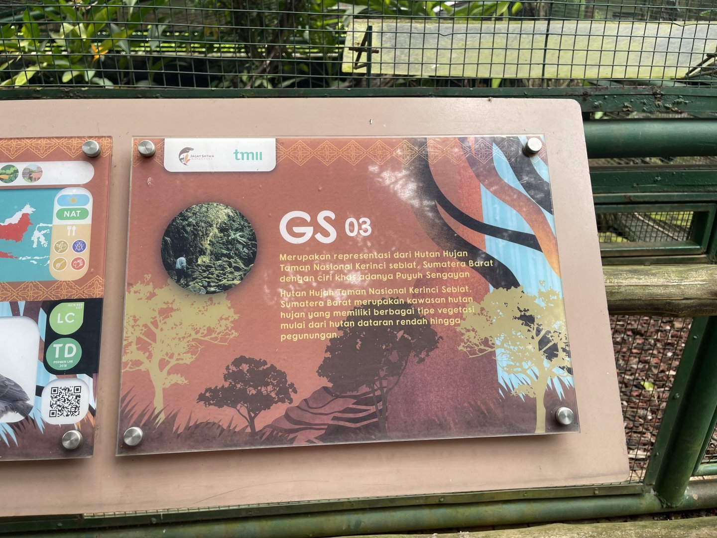 greater sunda - aviary no. 3 signage - taman burung