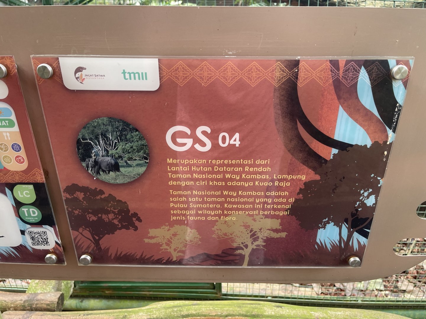 greater sunda - aviary no. 4 signage - taman burung