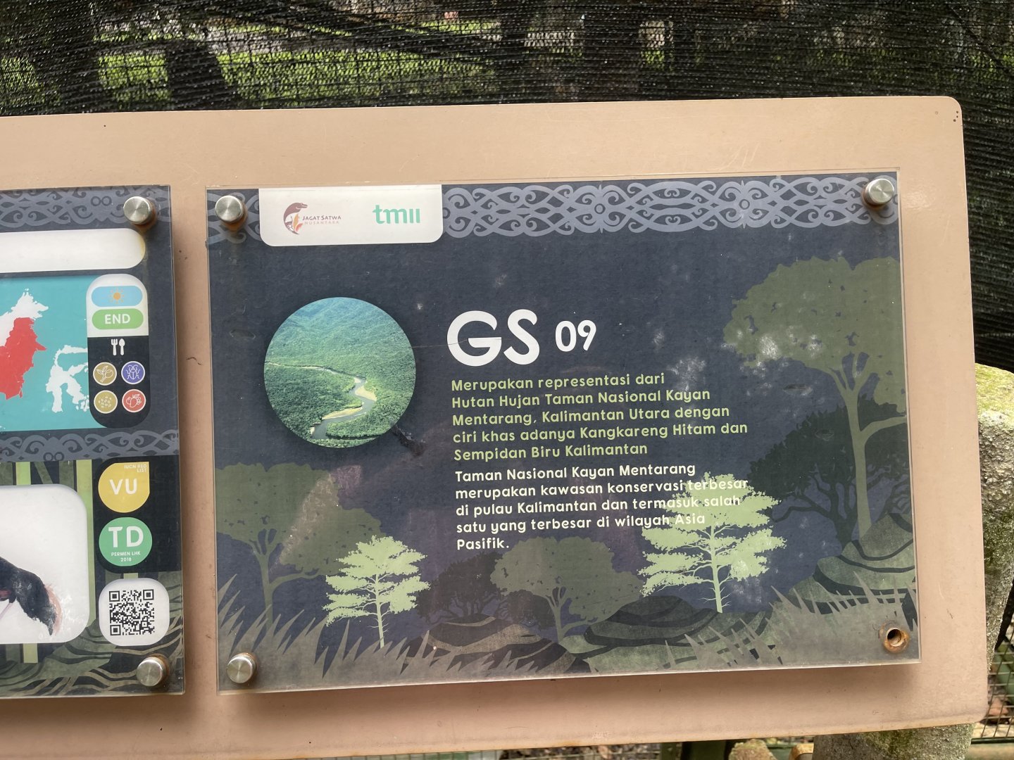 greater sunda - aviary no. 9 signage - taman burung
