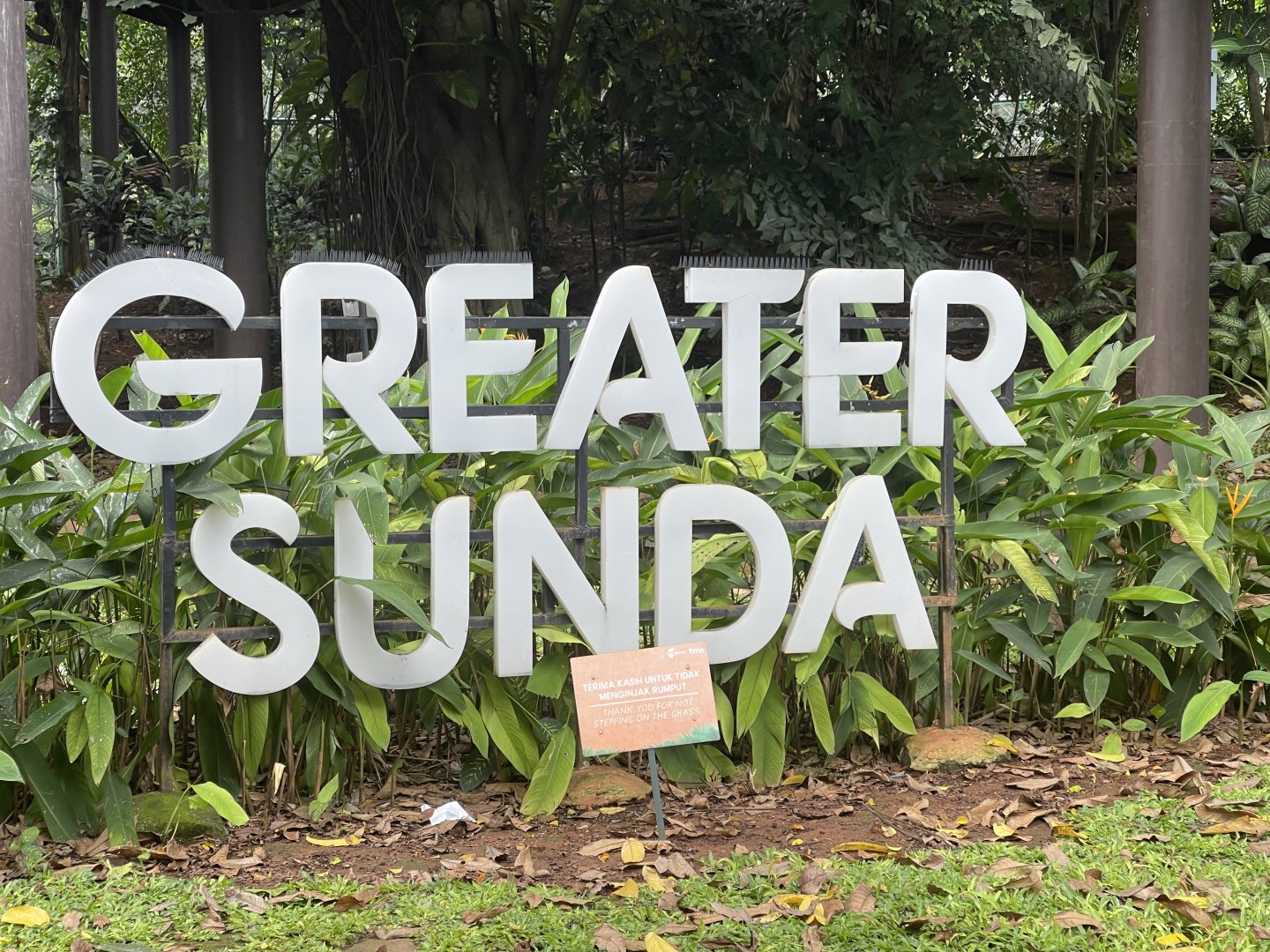greater sunda logo - taman burung