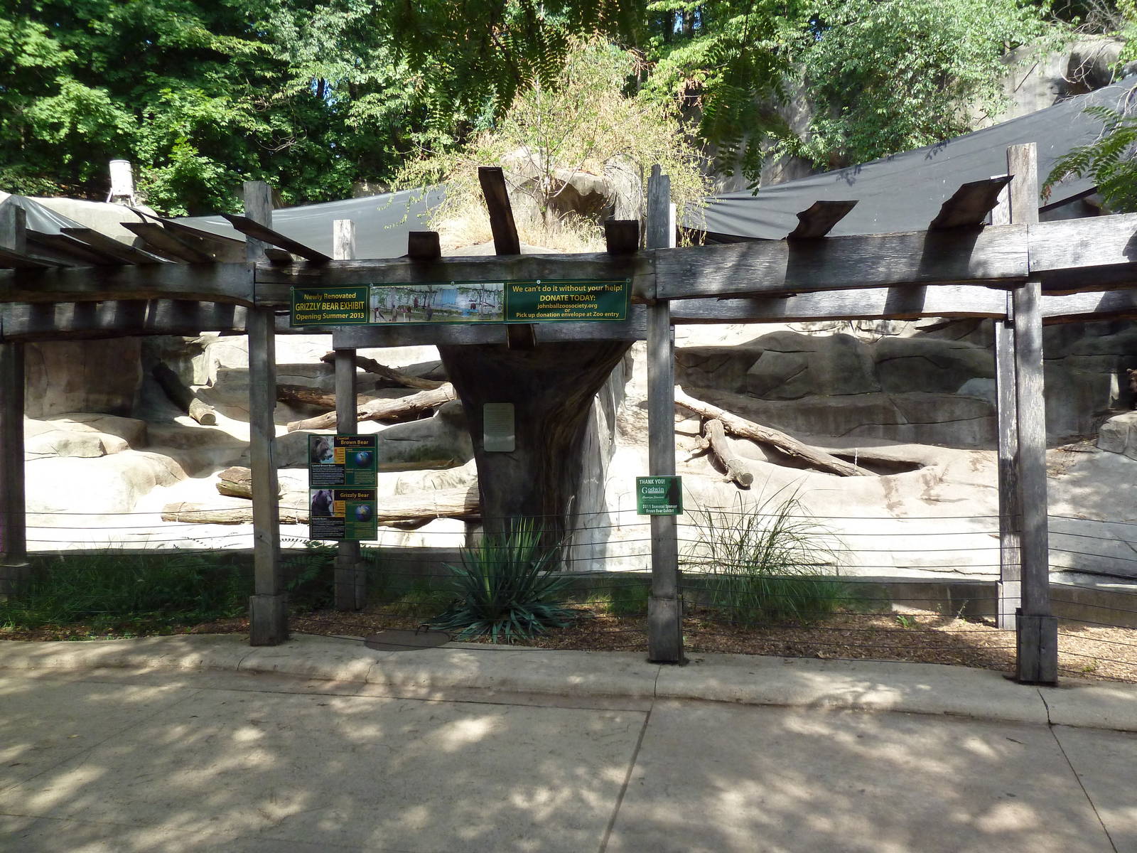 Grizzly Bear/Coastal Brown Bear Exhibit