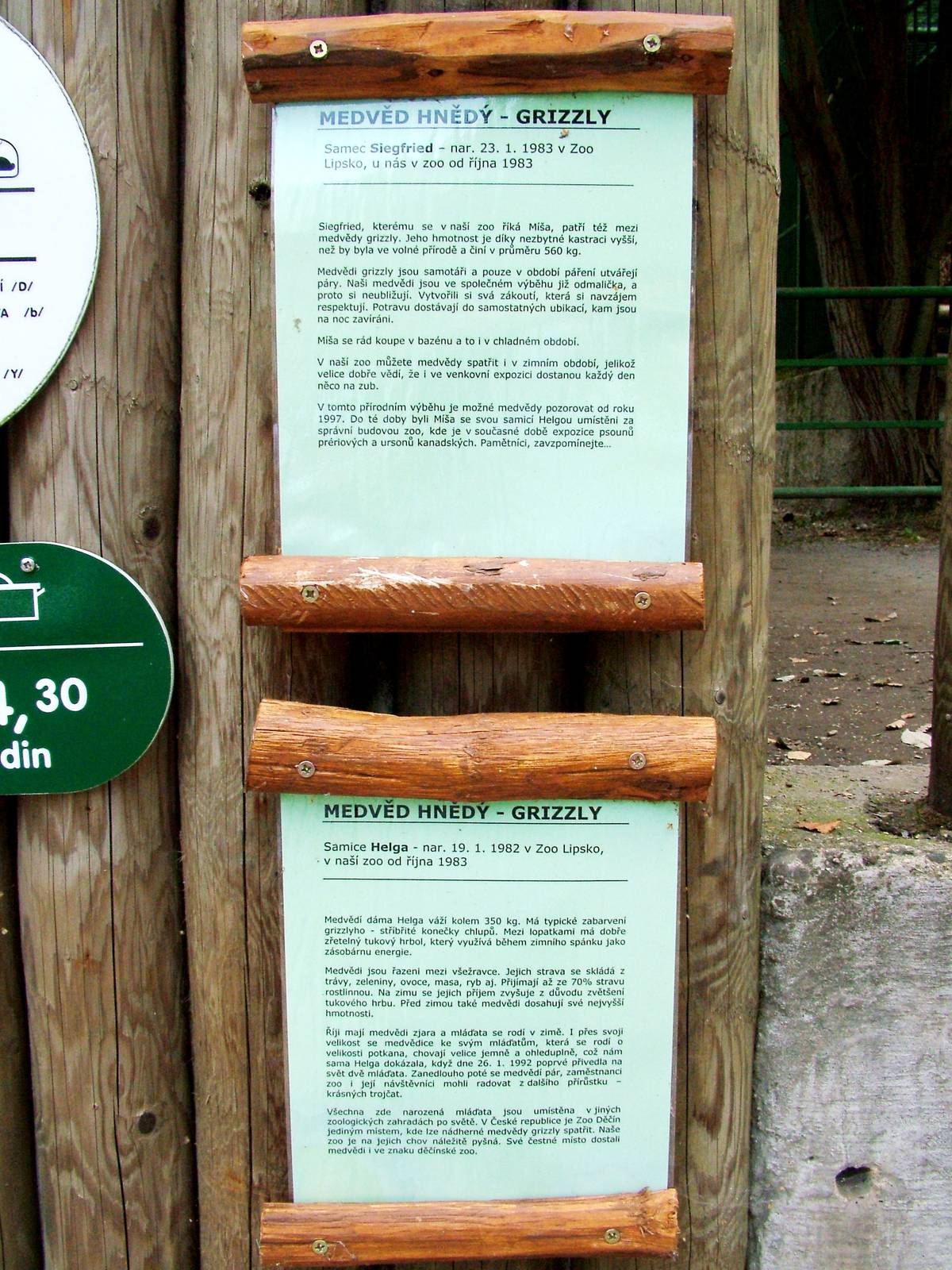 Grizzly Bear Information at Decin, 28/08/12