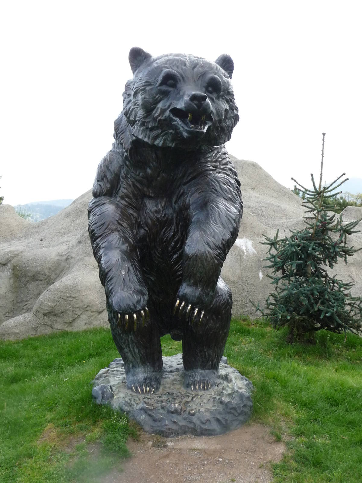 Grizzly Bear Statue