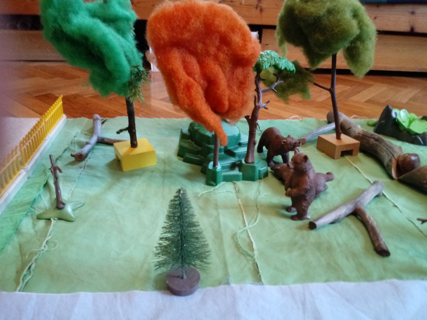 Grizzly enclosure in my Ice Age exhibit