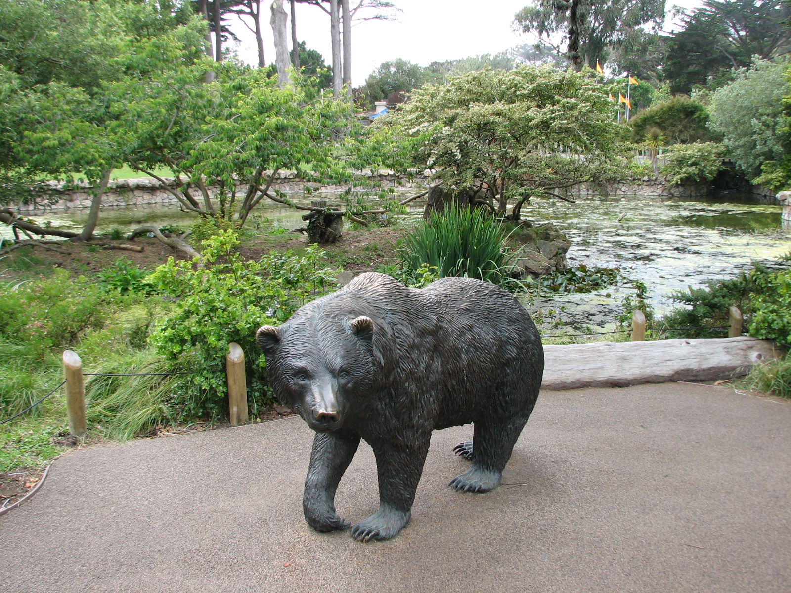 Grizzly Gulch - Statue