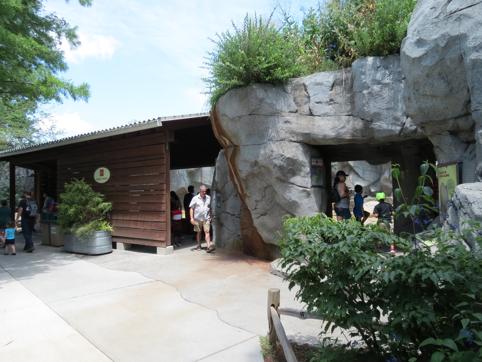 Grizzly Ridge Exhibit